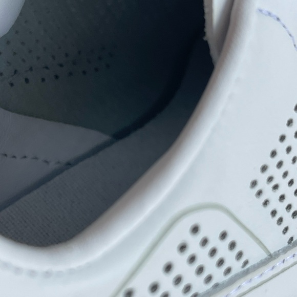 Adidas Falcon size US 8.5 white perforated leather DB3357 men’s - Picture 6 of 9